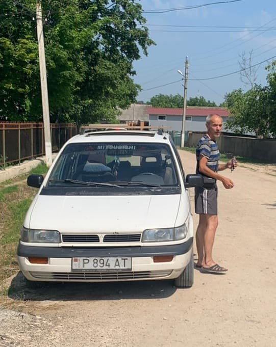 FOTO // La Ustia, oamenii sunt aduși organizat: Frăția penalilor în acțiune