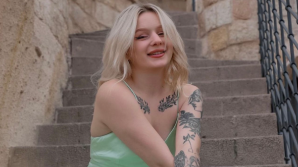 SCANDALUL instagramerilor continuă: Încă o vloggeriță ar fi fost șantajată de către Daniela Cheltuitor