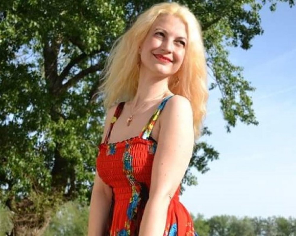 O jurnalistă româncă găsită moartă după ce a consumat „șoricioaică”, împreună cu iubitul ei