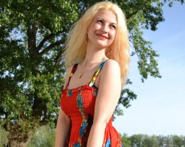 O jurnalistă româncă găsită moartă după ce a consumat „șoricioaică”, împreună cu iubitul ei