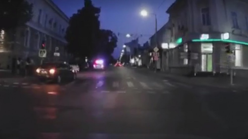 Doi bicicliști tamponați în centrul Capitalei chiar lângă sediul MAI