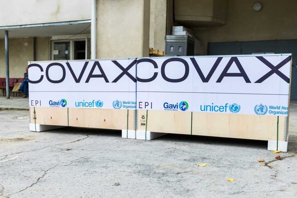 Moldova a recepționat un lot de 46 de frigidere prin platforma COVAX