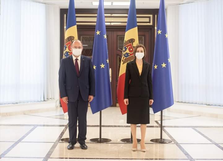 Maia Sandu a discutat despre reluarea programelor bilaterale și a dialogului la nivel guvernamental cu Bogdan Aurescu