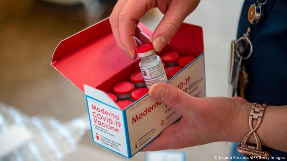 Veste BUNĂ! Minorii cu vârsta între 12 și 17 ani vor putea fi vaccinați cu Moderna