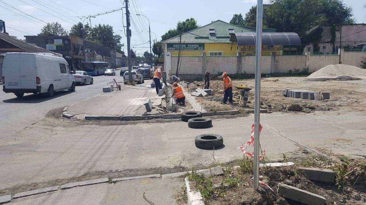 FOTO // Vești bune pentru șoferi. Parcare publică cu peste 100 de locuri, amenajată în centrul Capitalei