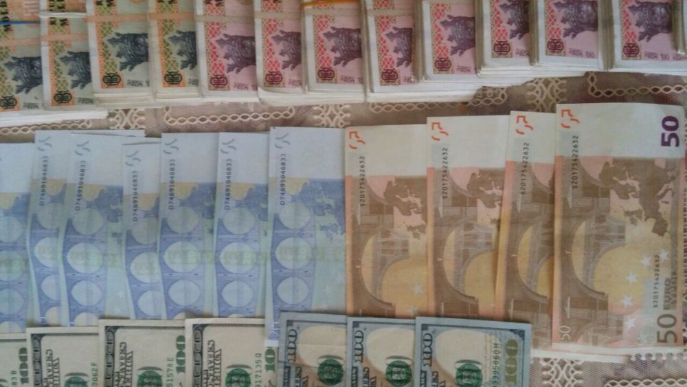 Economist: Guvernul trebuie să mizeze mai puțin pe credite externe