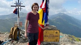 Maia Sandu cucerește noi culmi. A ajuns pe cel mai înalt vârf de munte din România: „Îmi place mișcarea în aer liber!”
