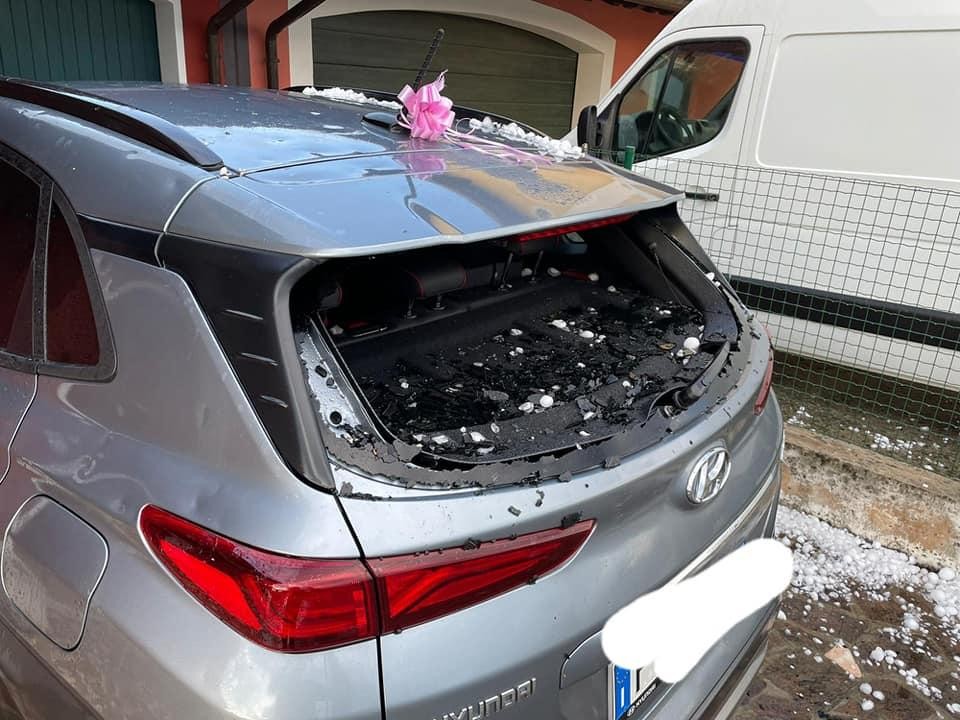FOTO&VIDEO// DEZASTRU în Italia: Grindina cât mingea de tenis a făcut ravagii în regiunea Pordenone