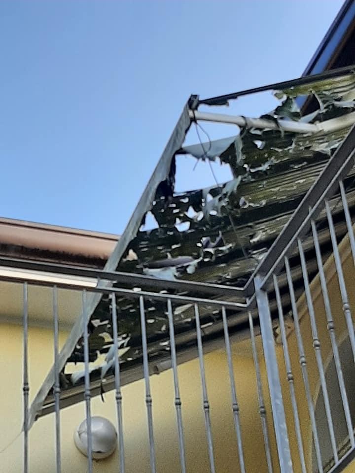 FOTO&VIDEO// DEZASTRU în Italia: Grindina cât mingea de tenis a făcut ravagii în regiunea Pordenone