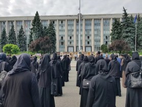 Protest în PMAN împotriva vaccinării obligatorii: „Unde ai obligativitate, nu mai este libertate”