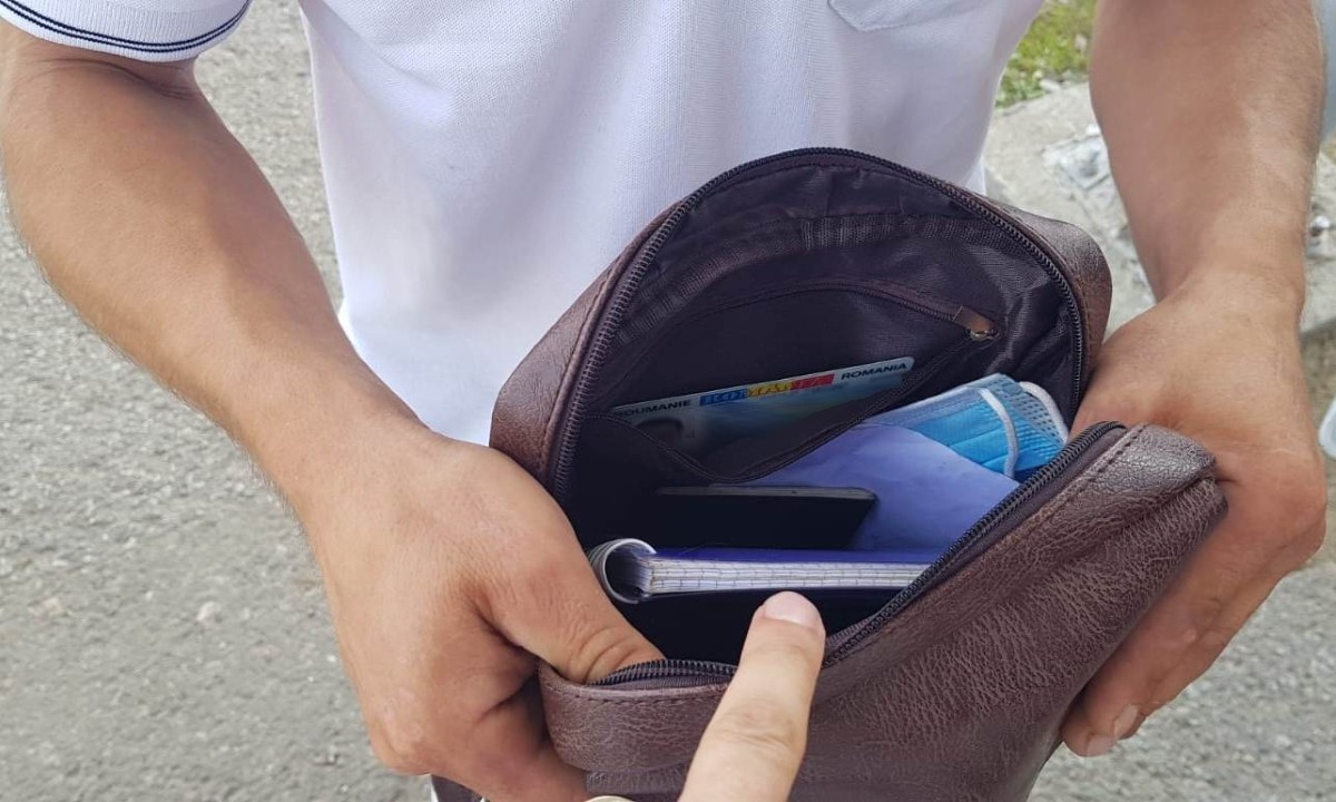 FOTO // Și-a cumpărat cu 20 de euro un buletin pentru a-și impresiona prietenii, dar şi-a făcut cadou o lucrare penală
