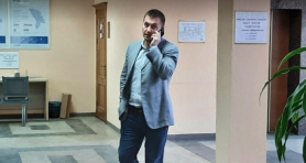 După ce a fugit din țară, raiderul Platon amenință jurnaliștii. Reacția lui Cozer: „Nu-mi este frică de o copie jalnică a lui Plahotniuc”