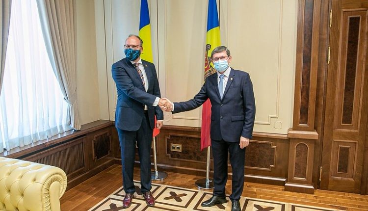 Igor Grosu a avut o întrevedere cu ambasadorul României la Chișinău, Daniel Ioniță