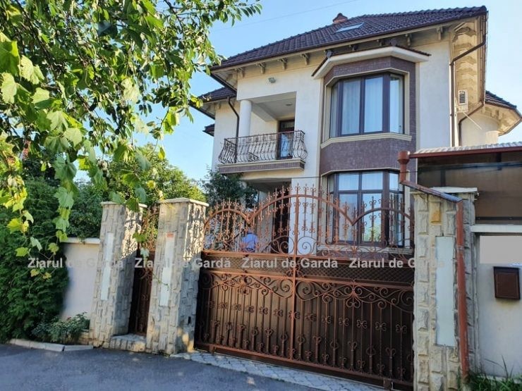 FOTO // Natalia Gavrilița locuiește într-o casă care nu se regăsește în declarația sa de avere. Explicația prim-ministrei