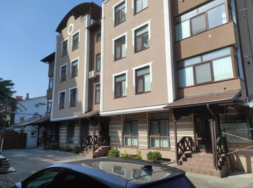 FOTO/DOC: Imperiu imobiliar a familiei șefului de la Termoelectrica: Pe parcursul mai multor ani ar colecta ,,forțat” de la antreprenori ,,comisioane pantagruelice”