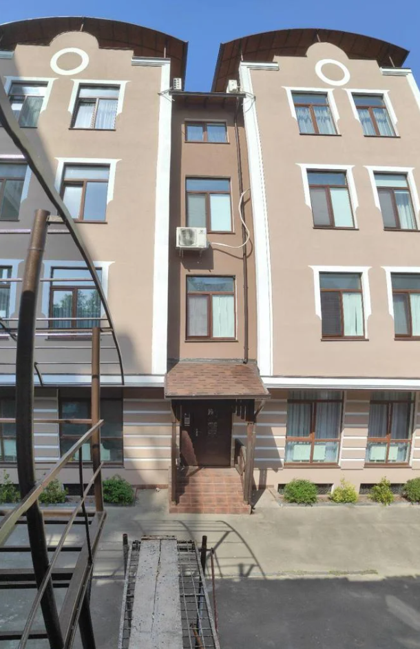 FOTO/DOC: Imperiu imobiliar a familiei șefului de la Termoelectrica: Pe parcursul mai multor ani ar colecta ,,forțat” de la antreprenori ,,comisioane pantagruelice”