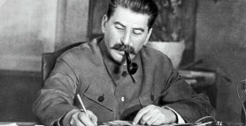 Imagine nemaivăzută cu Stalin. Fotografia rară care surprinde momentul când dictatorul află că Germania e pe punctul de a cuceri Kievul