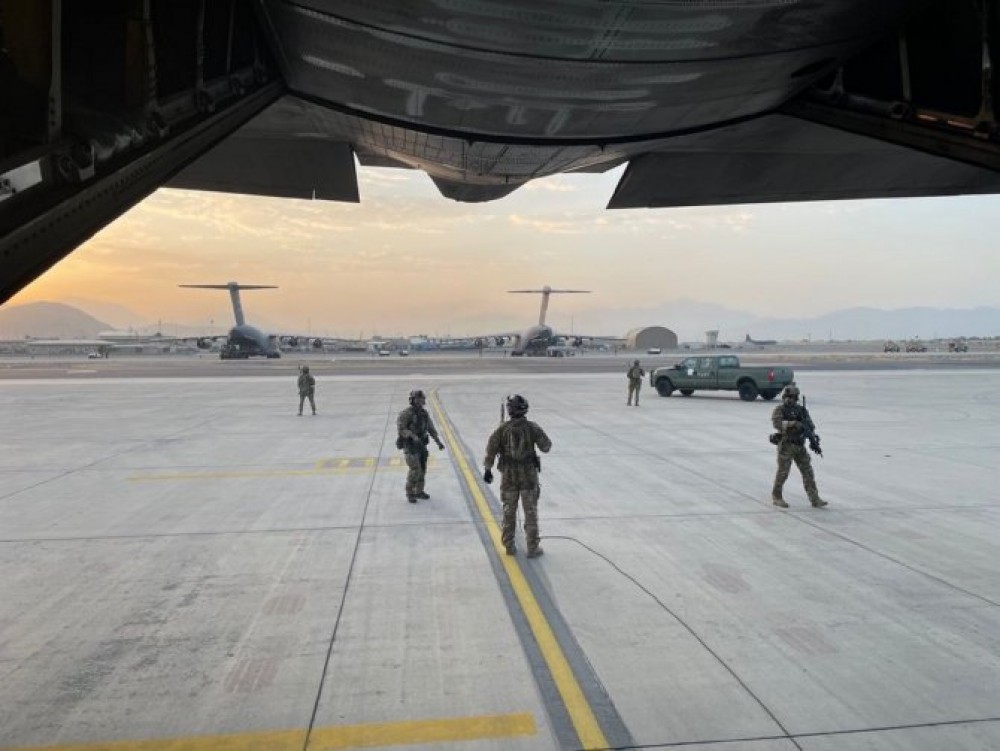 Greșeală ȘOCANTĂ a britanicilor în timpul evacuării ambasadei din Kabul: Au lăsat în urmă numele afganilor colaboratori