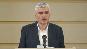 Slusari solicită noului legislativ și, în special, deputatului Alaiba, să examineze neîntârziat raportul comisiei LAUNDROMAT
