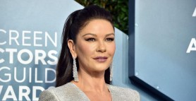 Secrete de frumusețe de la Catherine Zeta-Jones. Mierea și berea, folosite în ritualul de îngrijire de celebra actriță de la Hollywood