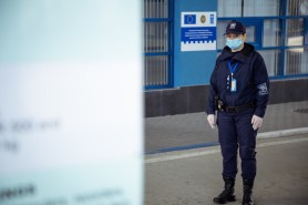 Oamenii continuă să plece din Moldova. În ultimele 24 de ore, peste 18.500 de persoane au ieșit din țară