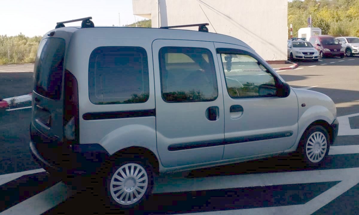 FOTO // Un moldovean a fost prins de vameșii români la volanul unui automobil dat în căutare în Bulgaria