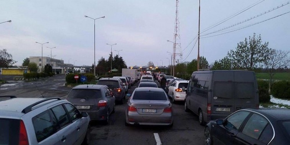 Moldovenii mai mulți pleacă decât vin: Din totalul de 29.457 traversări a frontierei în ultimele 24 de ore, doar 12.130 traversări au fost pe sensul de intrare