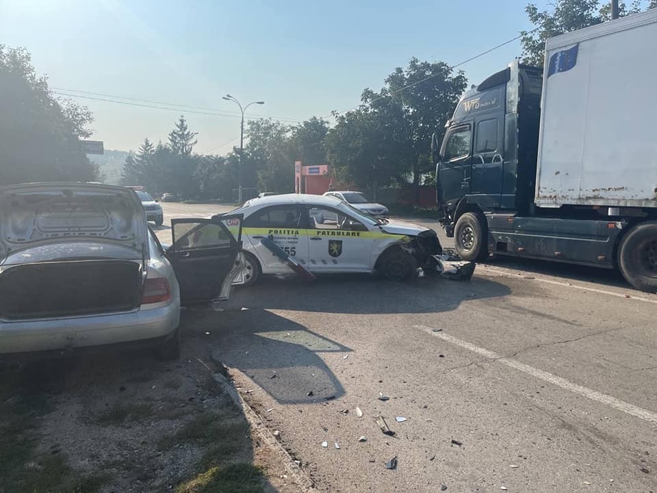 Ultima Oră // Un polițist de patrulare a fost grav rănit în timp ce se deplasa la un alt accident