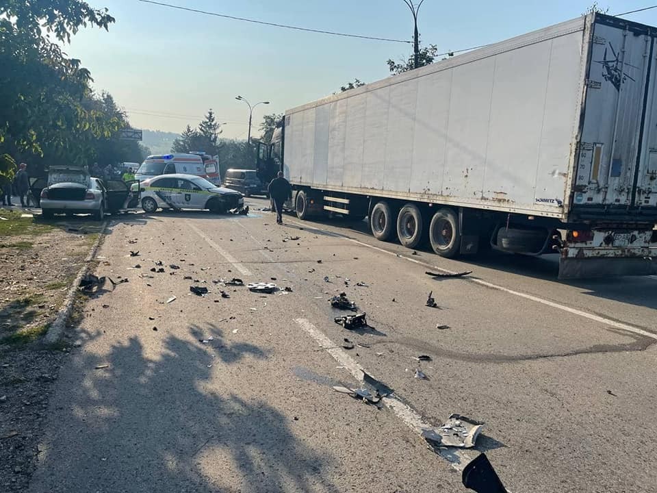 Ultima Oră // Un polițist de patrulare a fost grav rănit în timp ce se deplasa la un alt accident