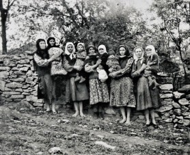 Expoziția de fotografii „Zaharia Cușnir” - un țăran profesor și fierar a fotografiat viața din sat în perioada 1952-1969