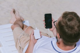 9 greșeli banale pe care le faci când folosești telefonul. Aceste obiceiuri îl pot distruge