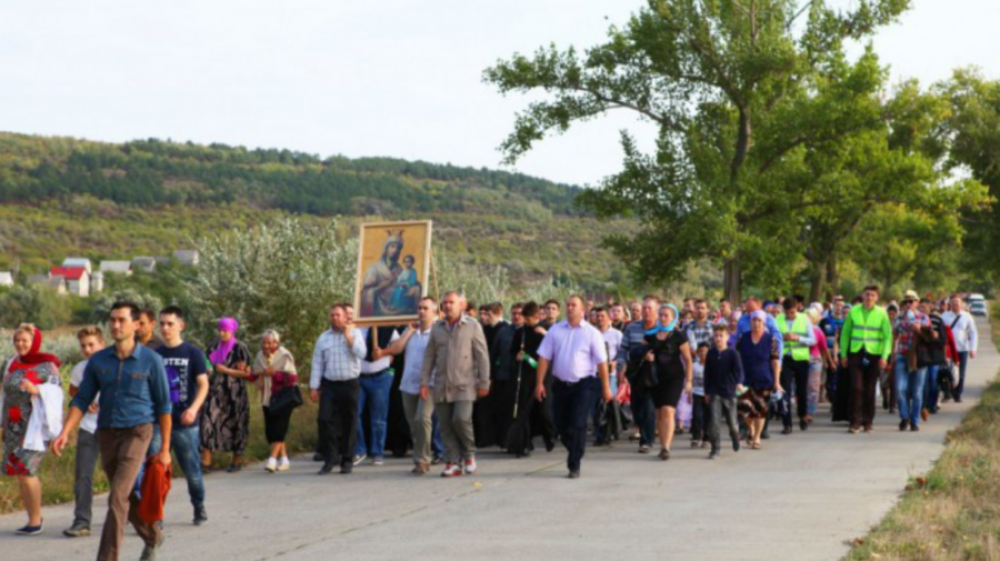 Biserica din nou SFIDEAZĂ măsurile anti-COVID? În pofida pandemiei vor organiza pelerinaje