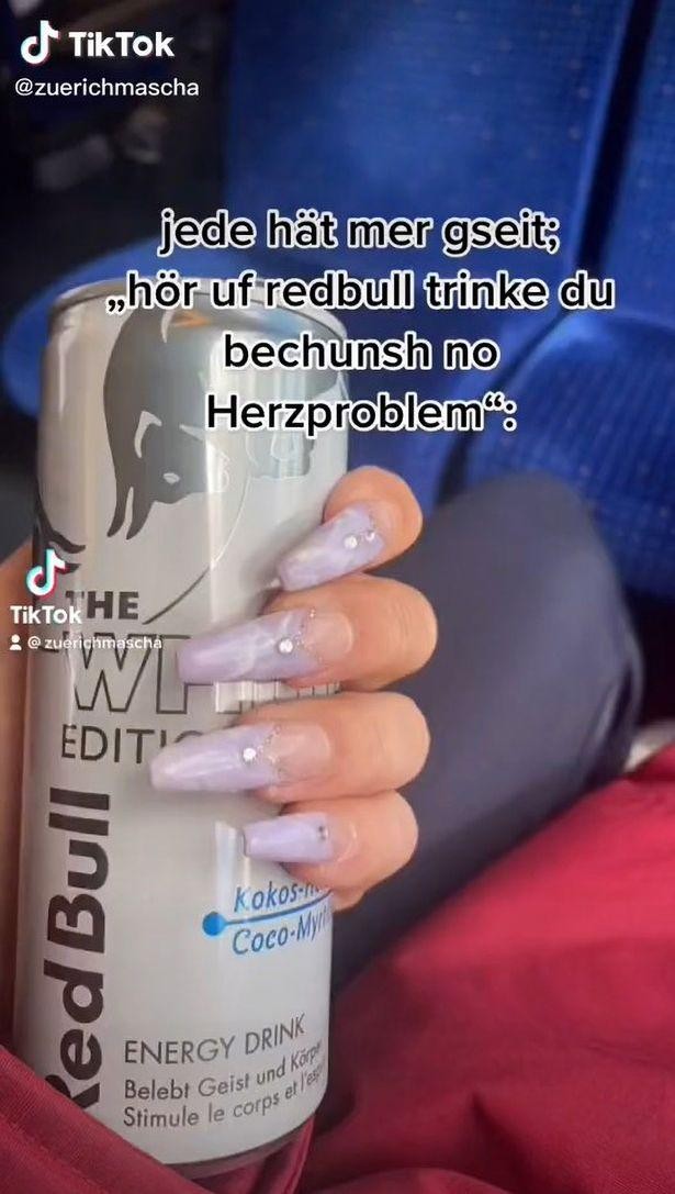 O adolescentă s-a prăbușit la școală după ce a băut 12 doze de energizant într-o zi