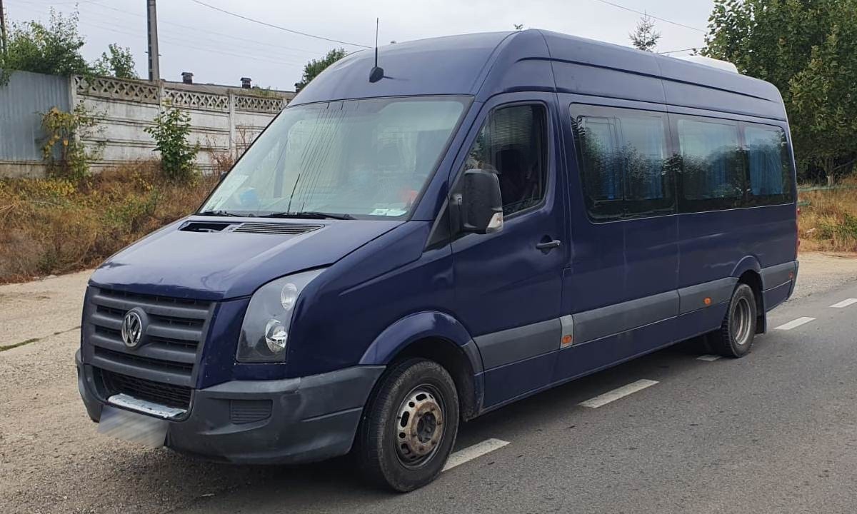 FOTO // Doi moldoveni care conduceau ansambluri rutiere, deși nu dețineau permise de conducere, prinși în România