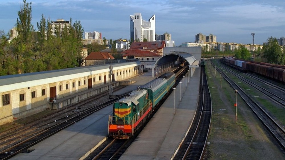 Vești bune pentru moldoveni: De la 1 octombrie SE IEFTINEȘTE călătoria cu trenul pe ruta Chișinău-Odesa