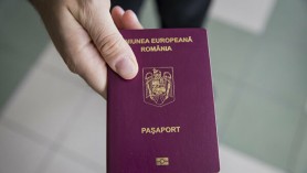 În ATENȚIA moldovenilor cu cetățenie română: De astăzi nu vor mai putea intra în Marea Britanie doar cu Cartea de Identitate