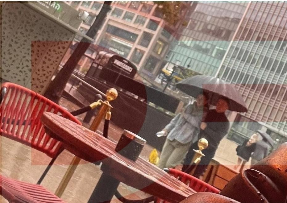 FOTO // Natalia Morari și Veaceslav Platon sub o umbrelă primblându-se pe străzile din Londra