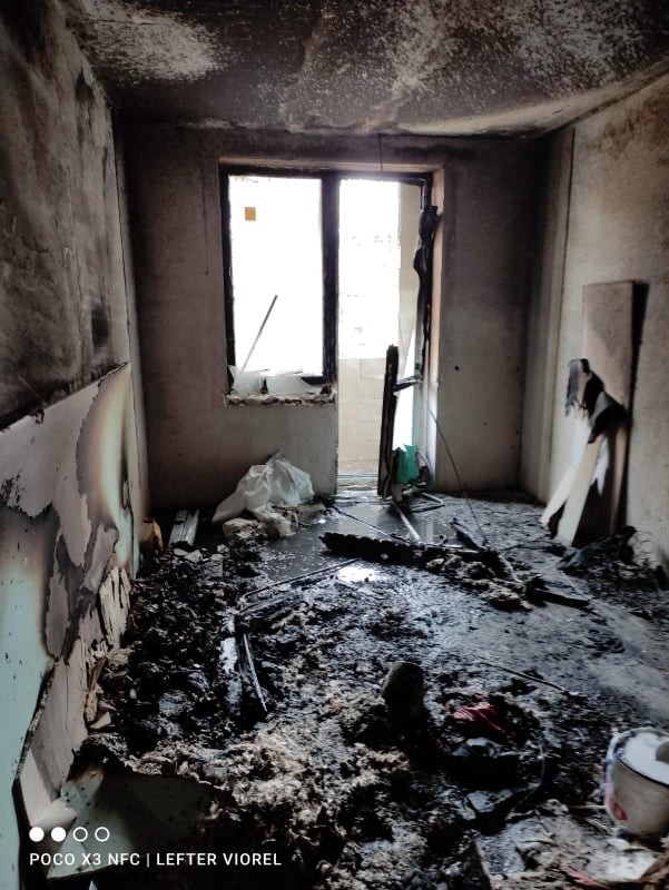 FOTO // Explozie puternică la Rezina. Salvatorii au evacuat o butelie de gaz și două persoane