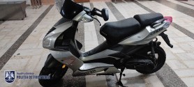 A primit în dar un scuter, însă polițiștii de frontieră i l-au luat