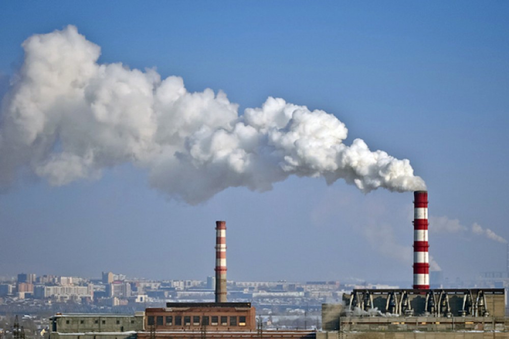 Calvarul chișinăuienilor după ce „Termoelectrica” a început utilizarea păcurei: „Mirosul ăsta e tare greu”