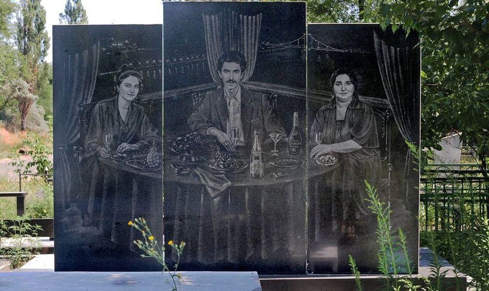 Imagini incredibile: Cimitirul extravagant al mafioților din Rusia. Cum își arată gangsterii bogăția și puterea, chiar și după moarte