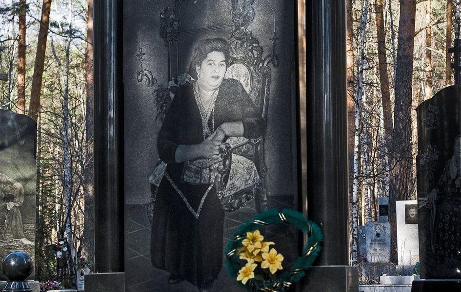 Imagini incredibile: Cimitirul extravagant al mafioților din Rusia. Cum își arată gangsterii bogăția și puterea, chiar și după moarte