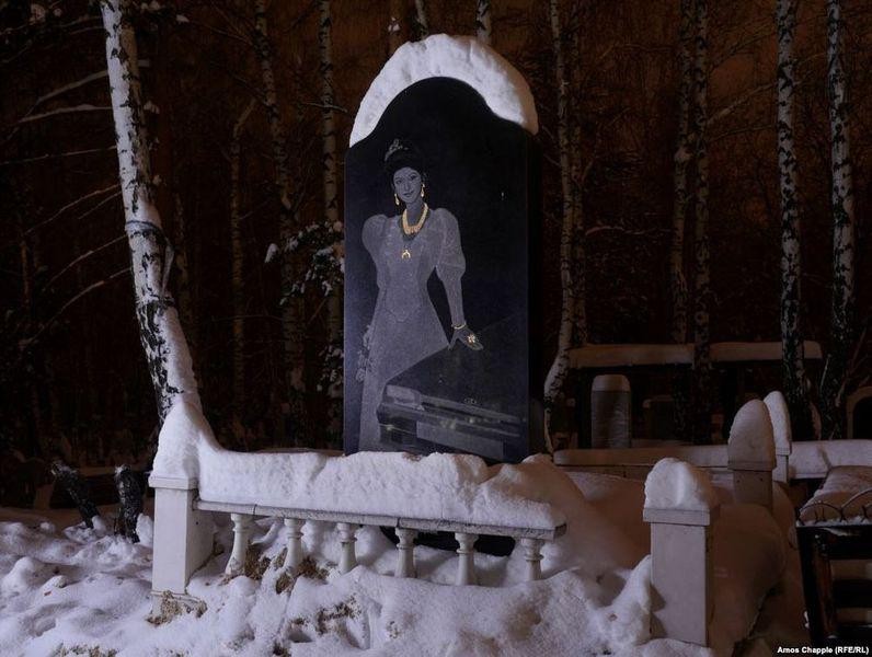 Imagini incredibile: Cimitirul extravagant al mafioților din Rusia. Cum își arată gangsterii bogăția și puterea, chiar și după moarte