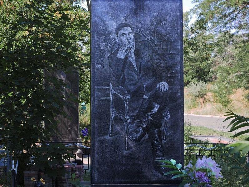 Imagini incredibile: Cimitirul extravagant al mafioților din Rusia. Cum își arată gangsterii bogăția și puterea, chiar și după moarte