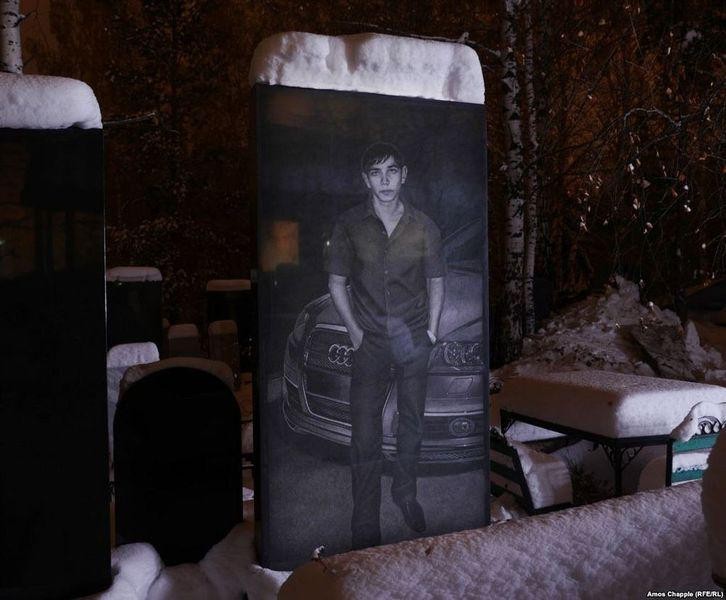 Imagini incredibile: Cimitirul extravagant al mafioților din Rusia. Cum își arată gangsterii bogăția și puterea, chiar și după moarte