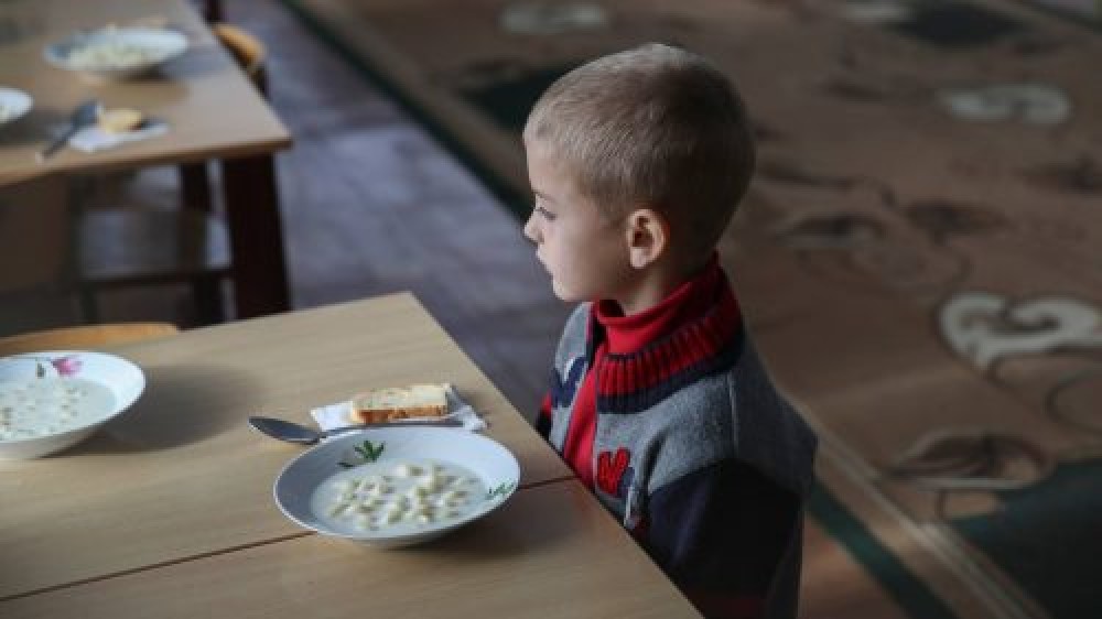 Chișinău // Terci cu VIERMI la o grădiniță?! Ion Ceban: Voi veni și eu în timpul meselor
