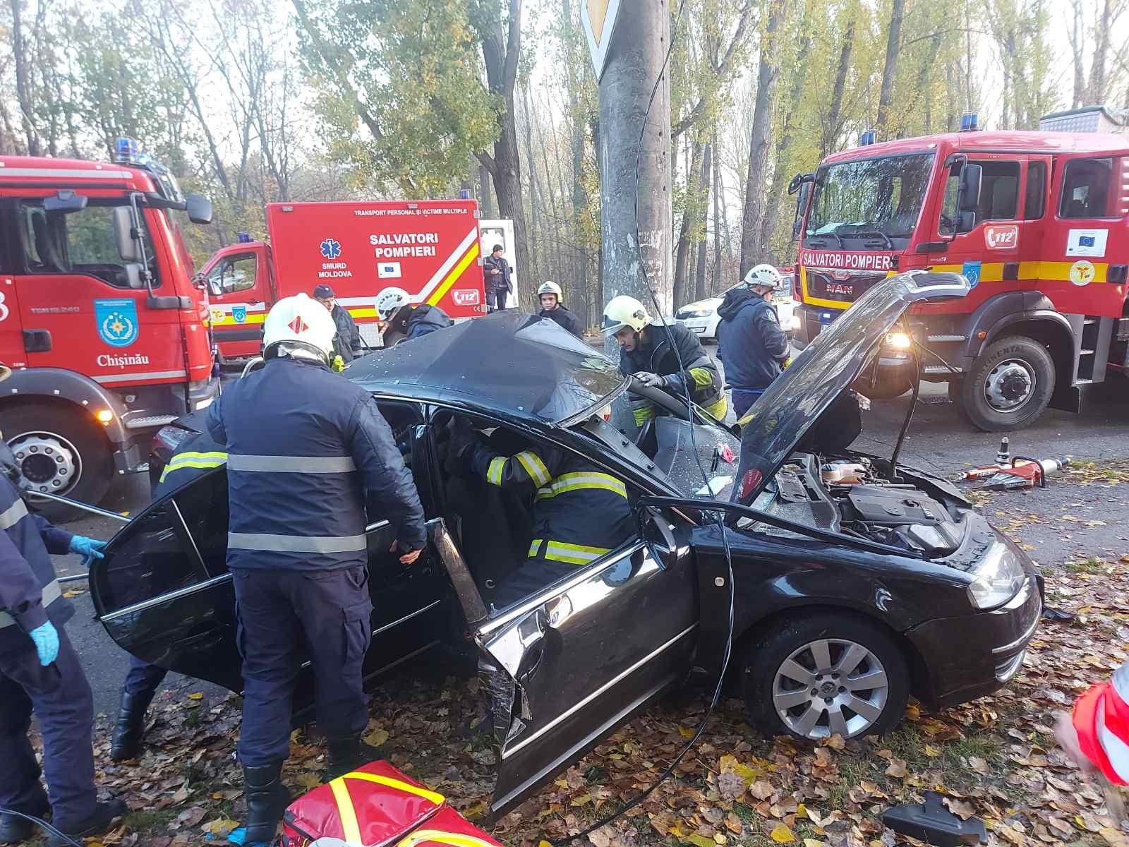 Accident FATAL la Buiucani. Conducătorul automobilului a decedat în drum spre spital