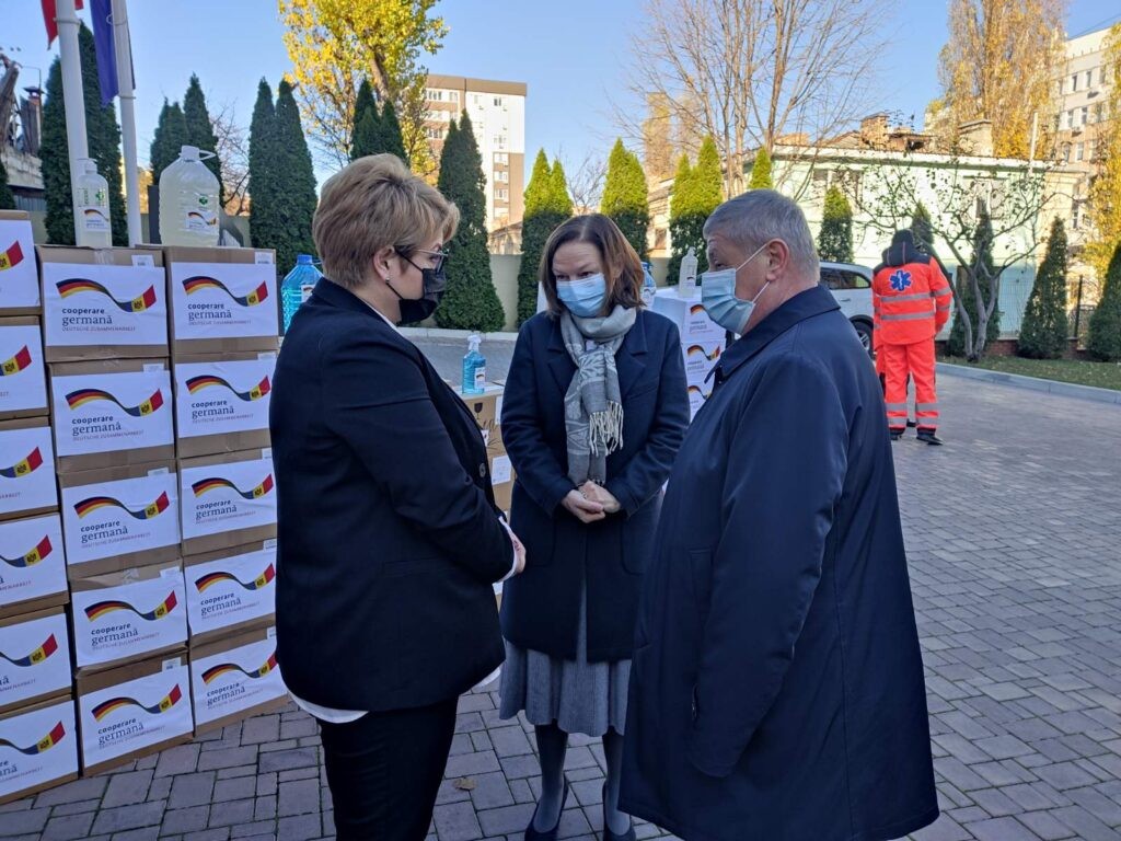 Stațiile de Urgență din țară au primit 12 tone de dezinfectanți din partea Germaniei