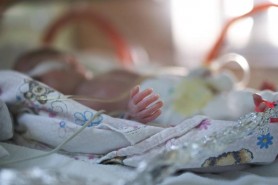 Un bebeluș a supraviețuit după ce s-a născut la doar 21 de săptămâni și o zi de sarcină, un nou record mondial