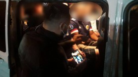 Au privit meciul la TV-ul din comisariat. Microbiștii scoțieni care au traversat ilegal frontiera, reținuți